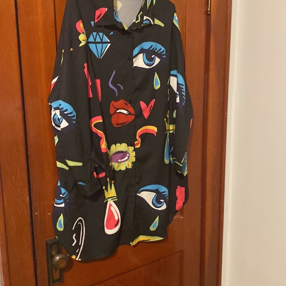 Artsy button-down tunic - Picture 2 of 2